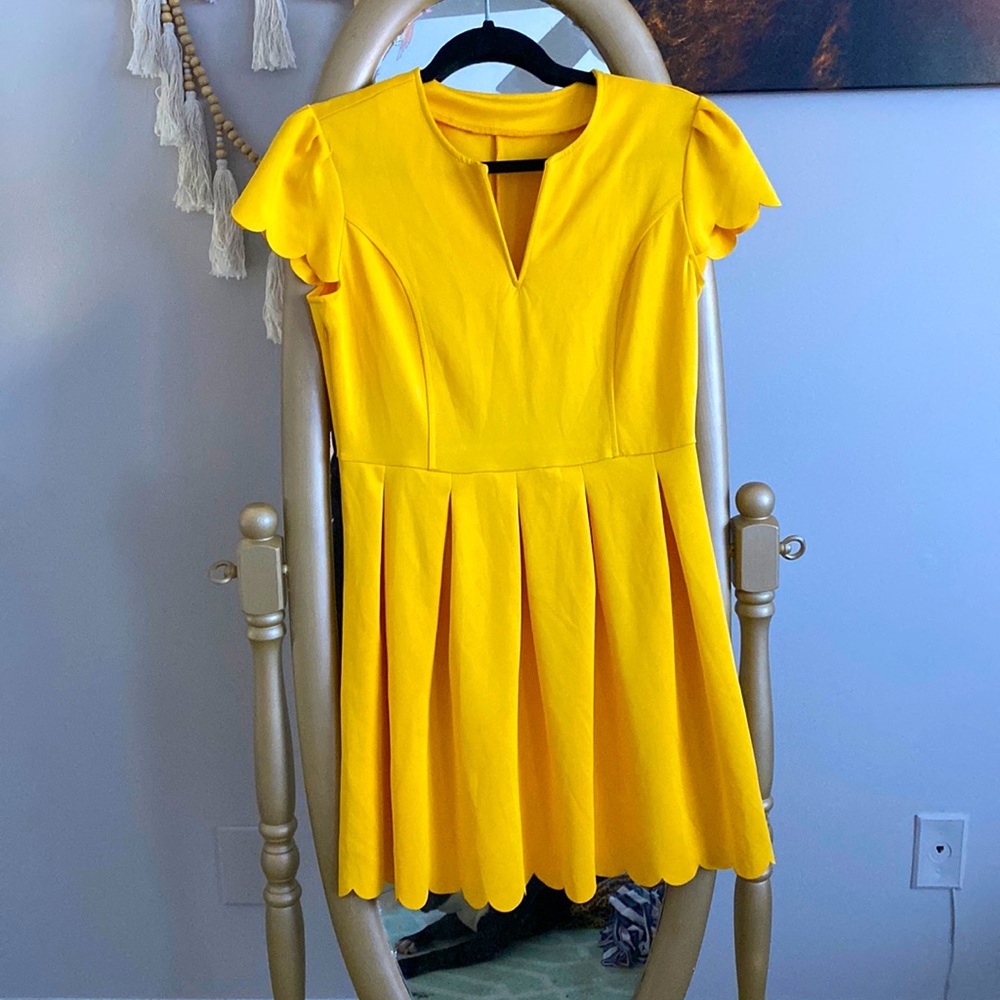 Super cute vintage mustard yellow dress